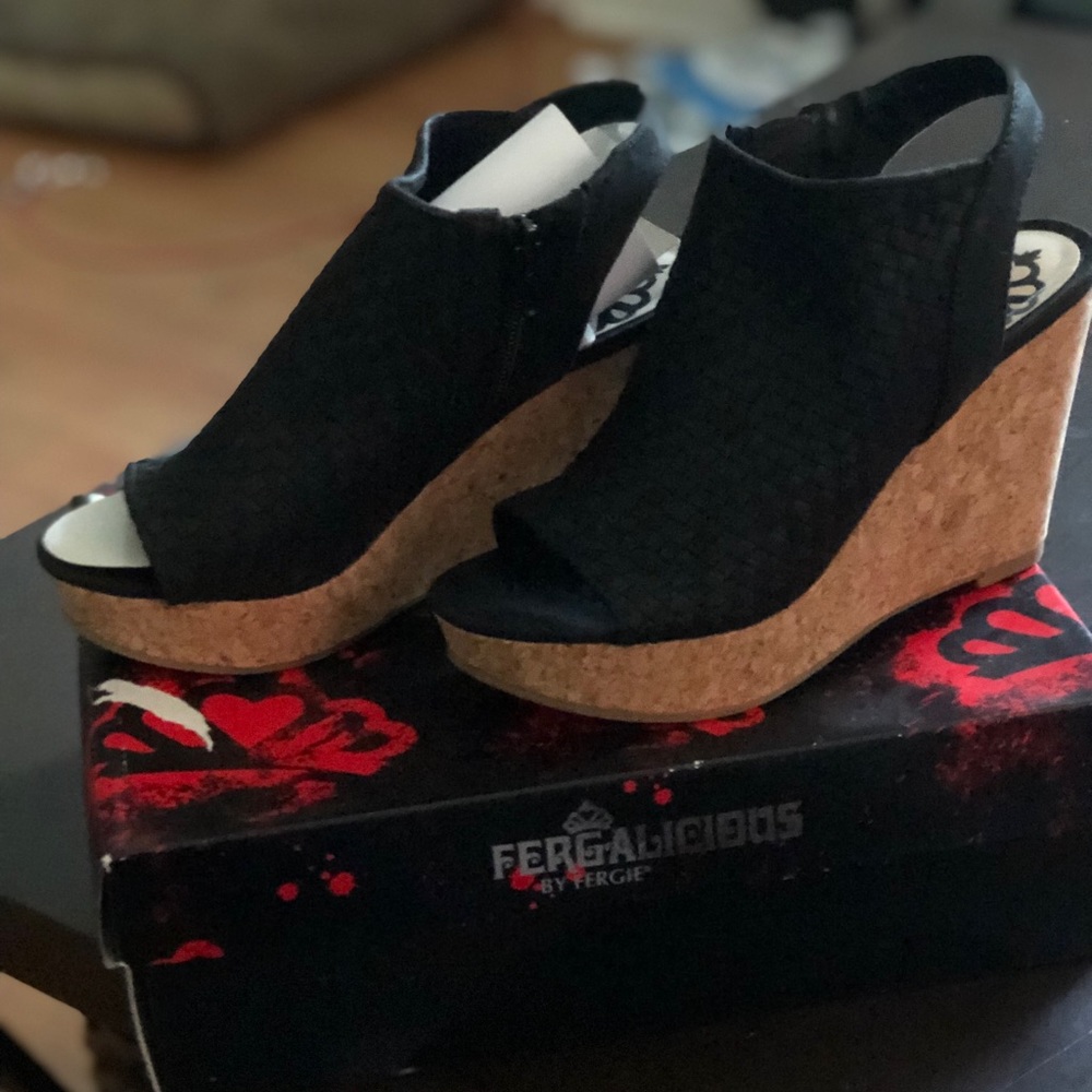 FLASH SALE ! Wedges, brand new in box ! $10!